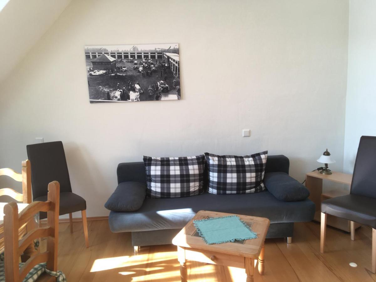 Ferienwohnung Zur Scheune Lind  Buitenkant foto